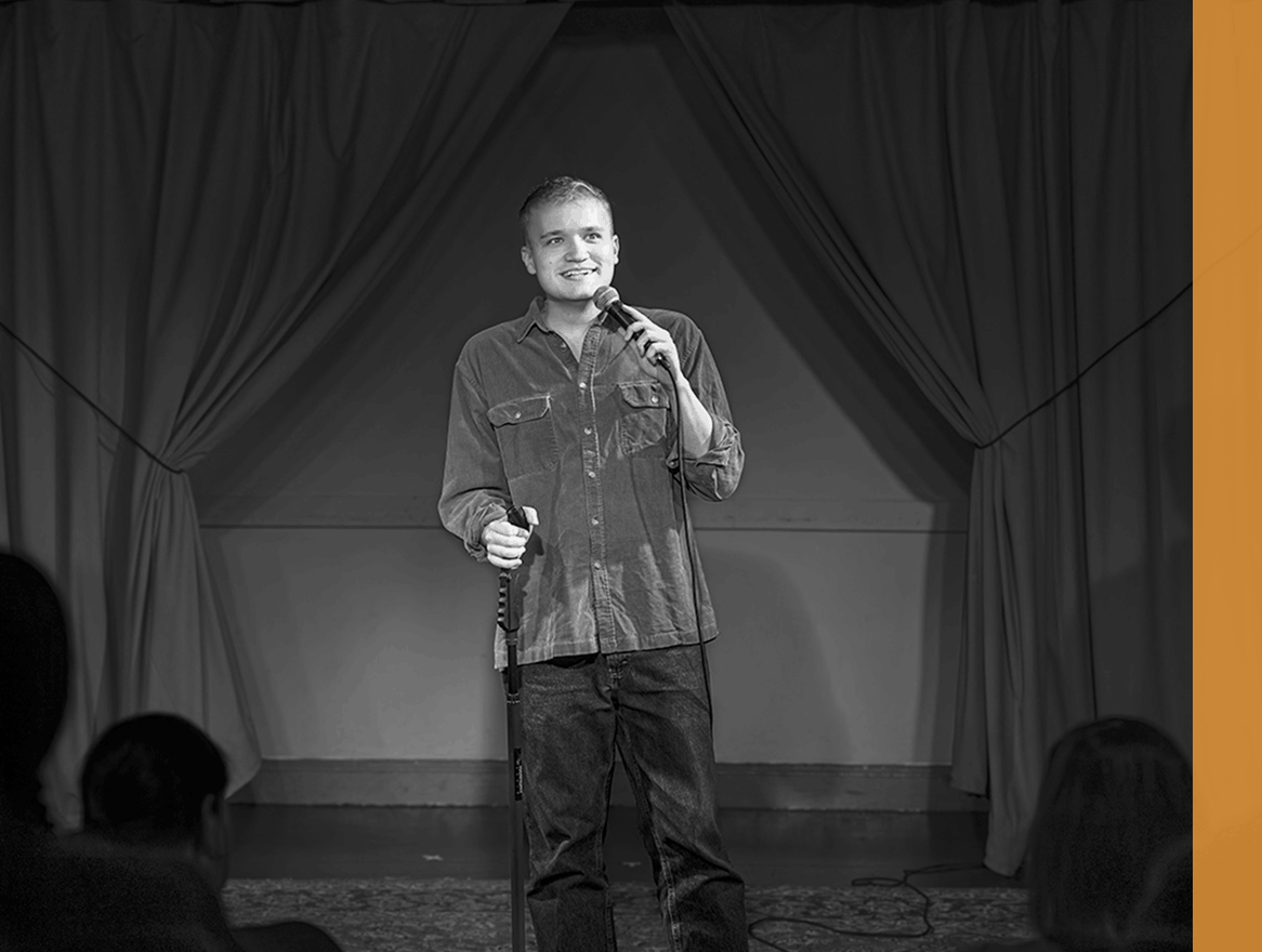 Jess, music composer and improv comedian, living with Becker on stage
